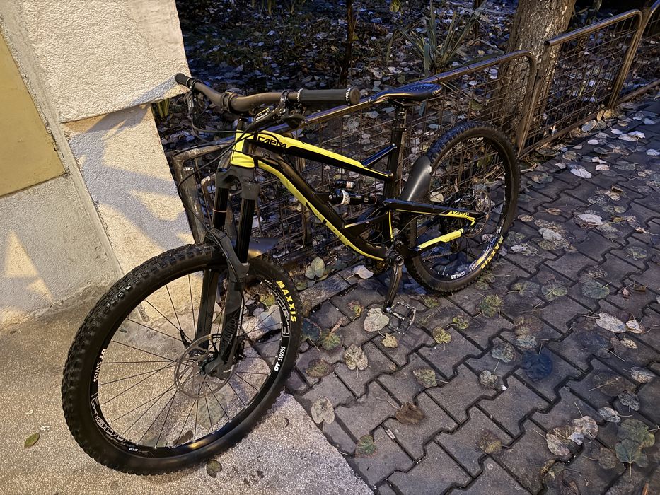 Bicicleta full suspension YT capra comp 1