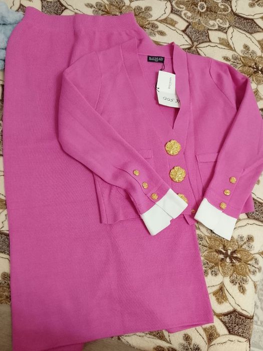 Розовая двойка с юбкой на повседневку