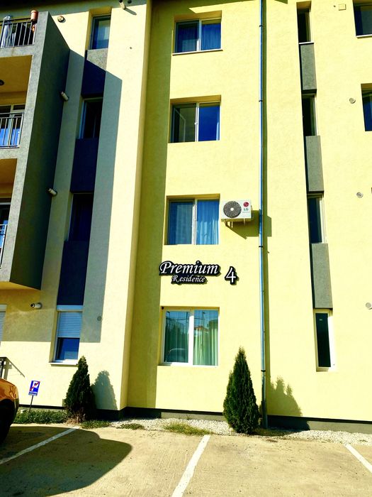 Proprietar 2 camere + parcare proprie ( schimb cu casa la sat )