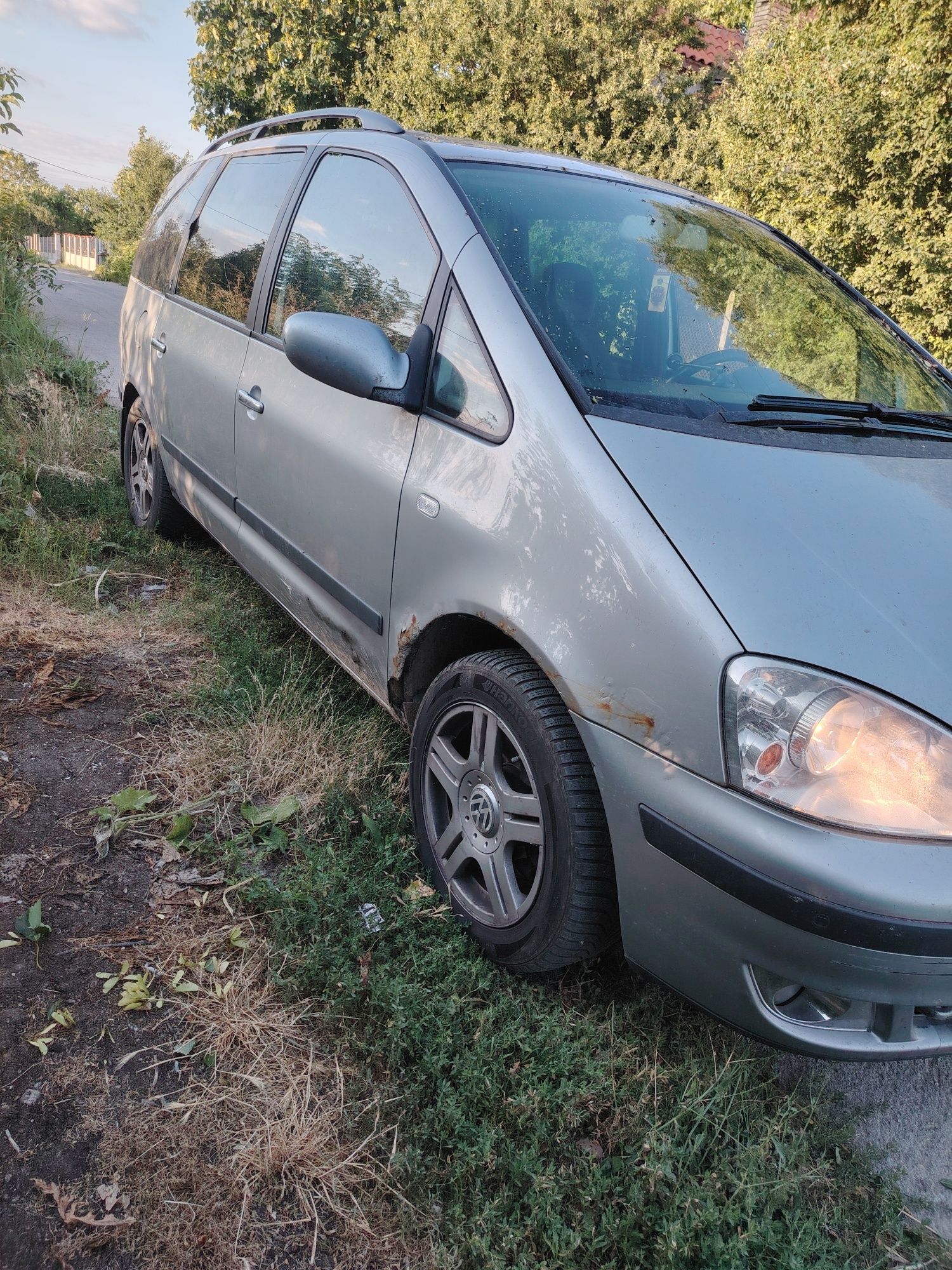 Ford Glaxy 1.9 131 к.с Продава се цяла за части