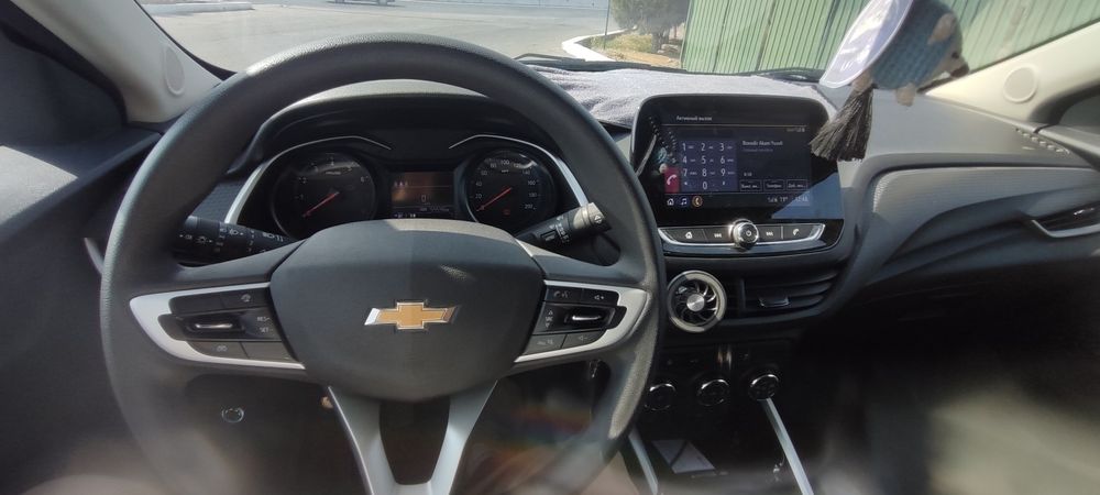 Bir qoʻl moshina oʻzimnik