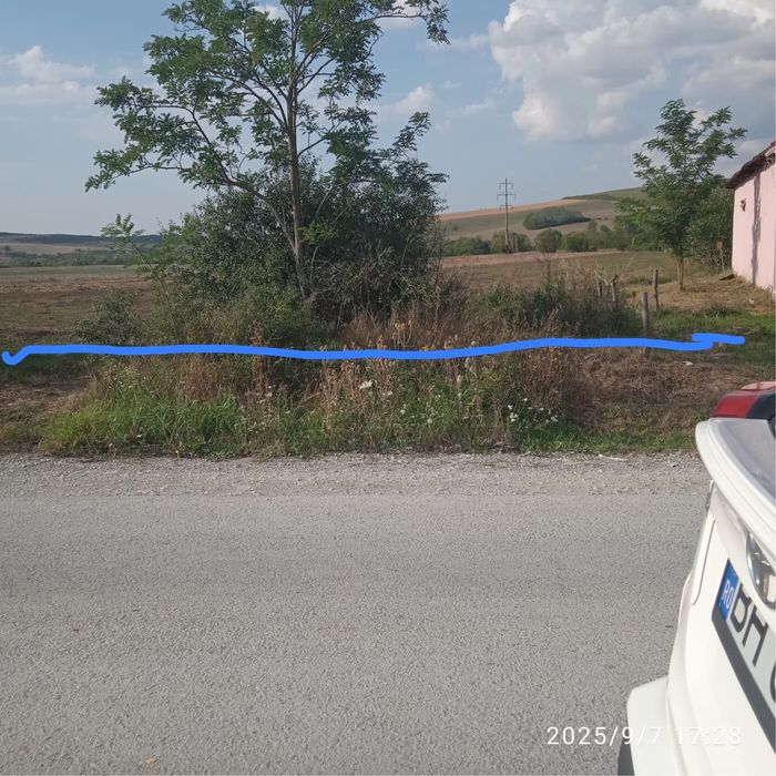 Vand teren intravilan loc de casa