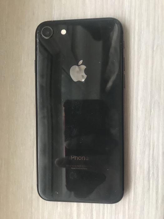 Айфон 8/ 64гв трешини нету!