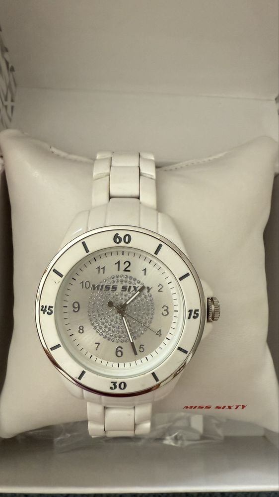 Часовник Miss Sixty