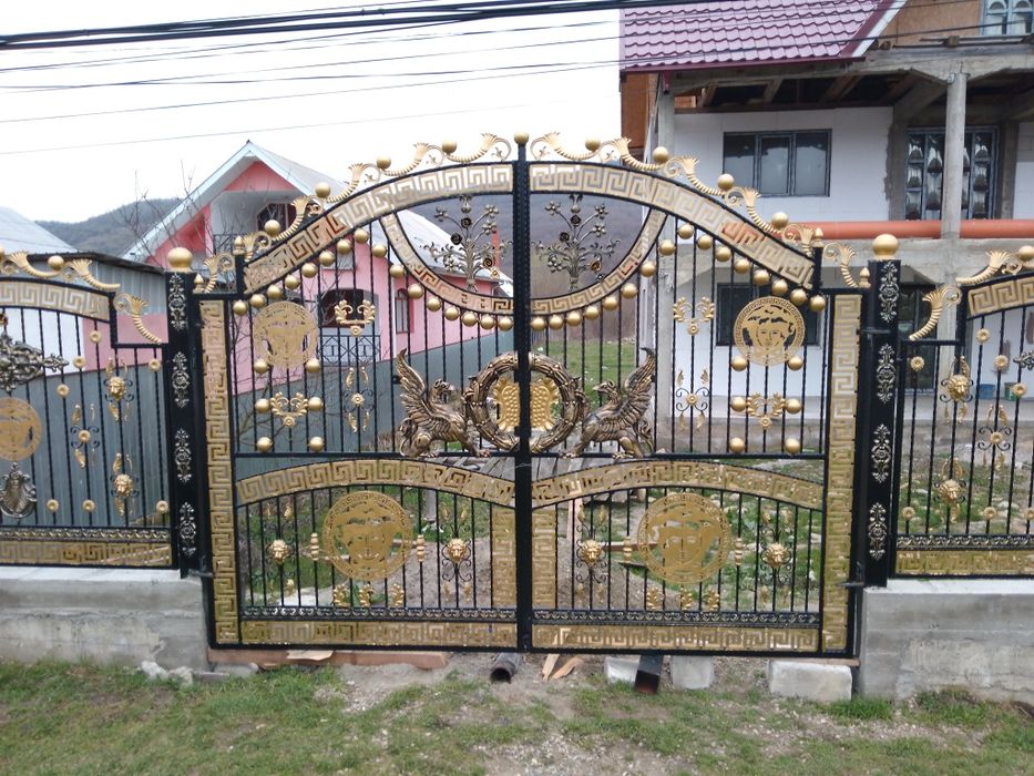 Porți și garduri din fier forjat