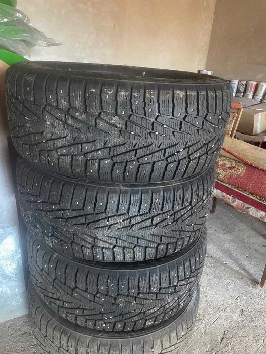 Зимняя шипвонная резина 285/50/r20.