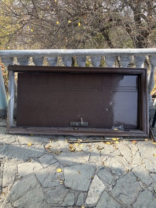 Продам входную дверь