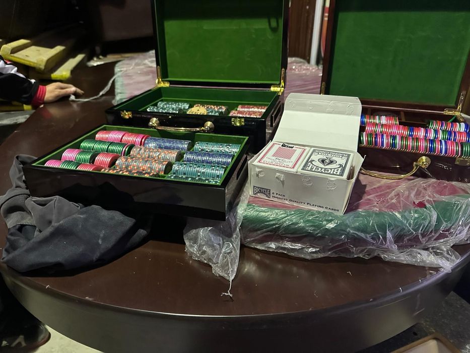 Masa poker originala + 4 fotolii rotative