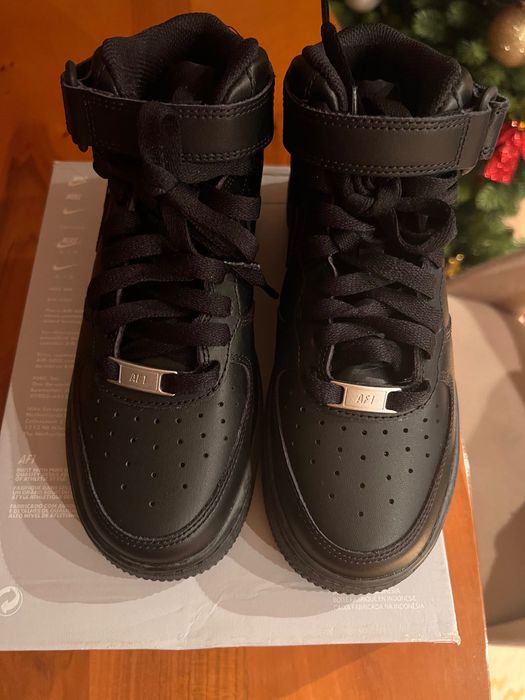Сникърси Air Force 1 Mid (GS) 35.5номер 22.5 см