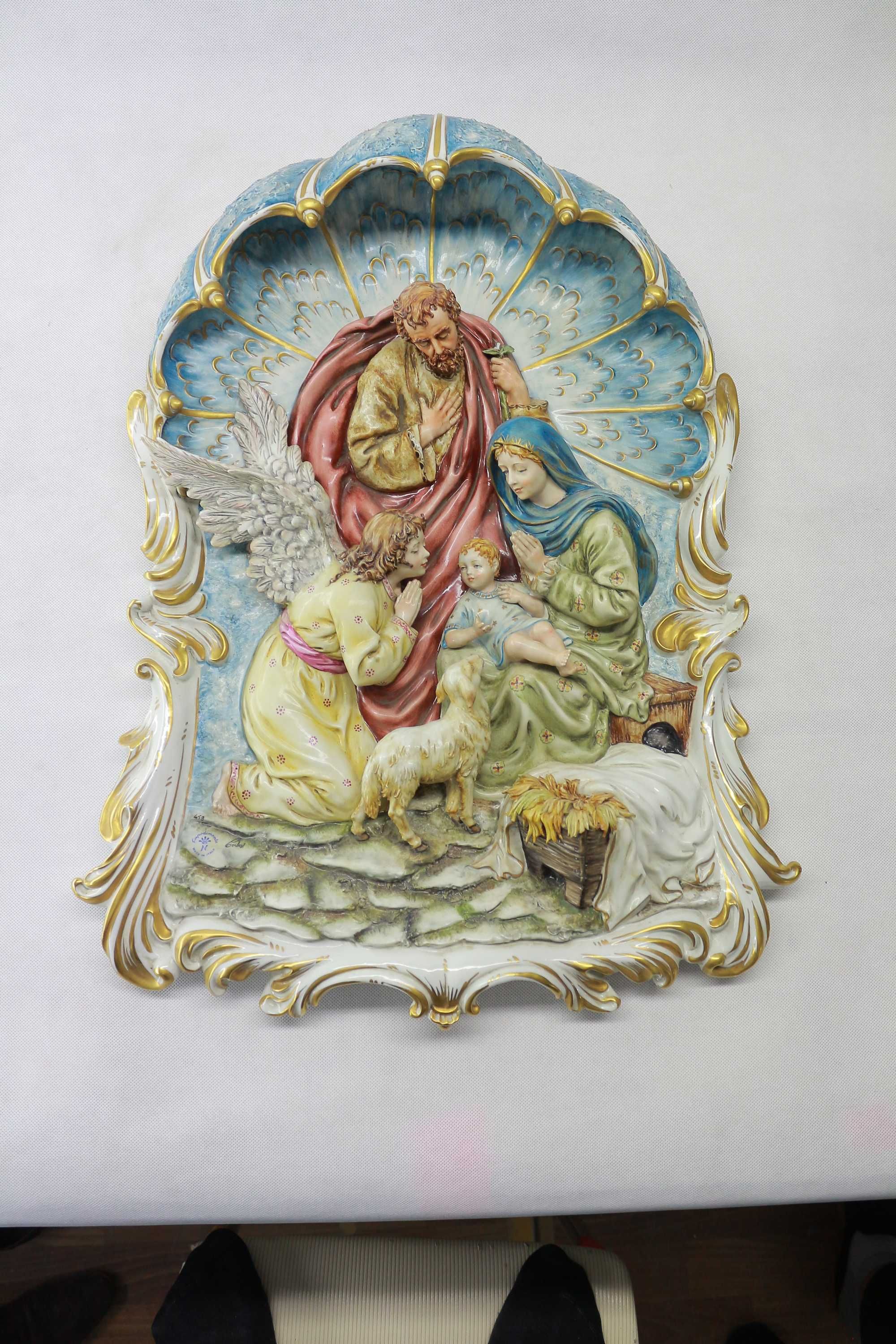 Статуэтка из фарфора Рождение Христа Capodimonte Италия