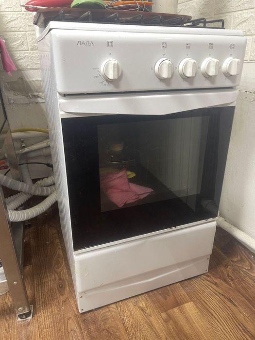 Продам газовую плиту