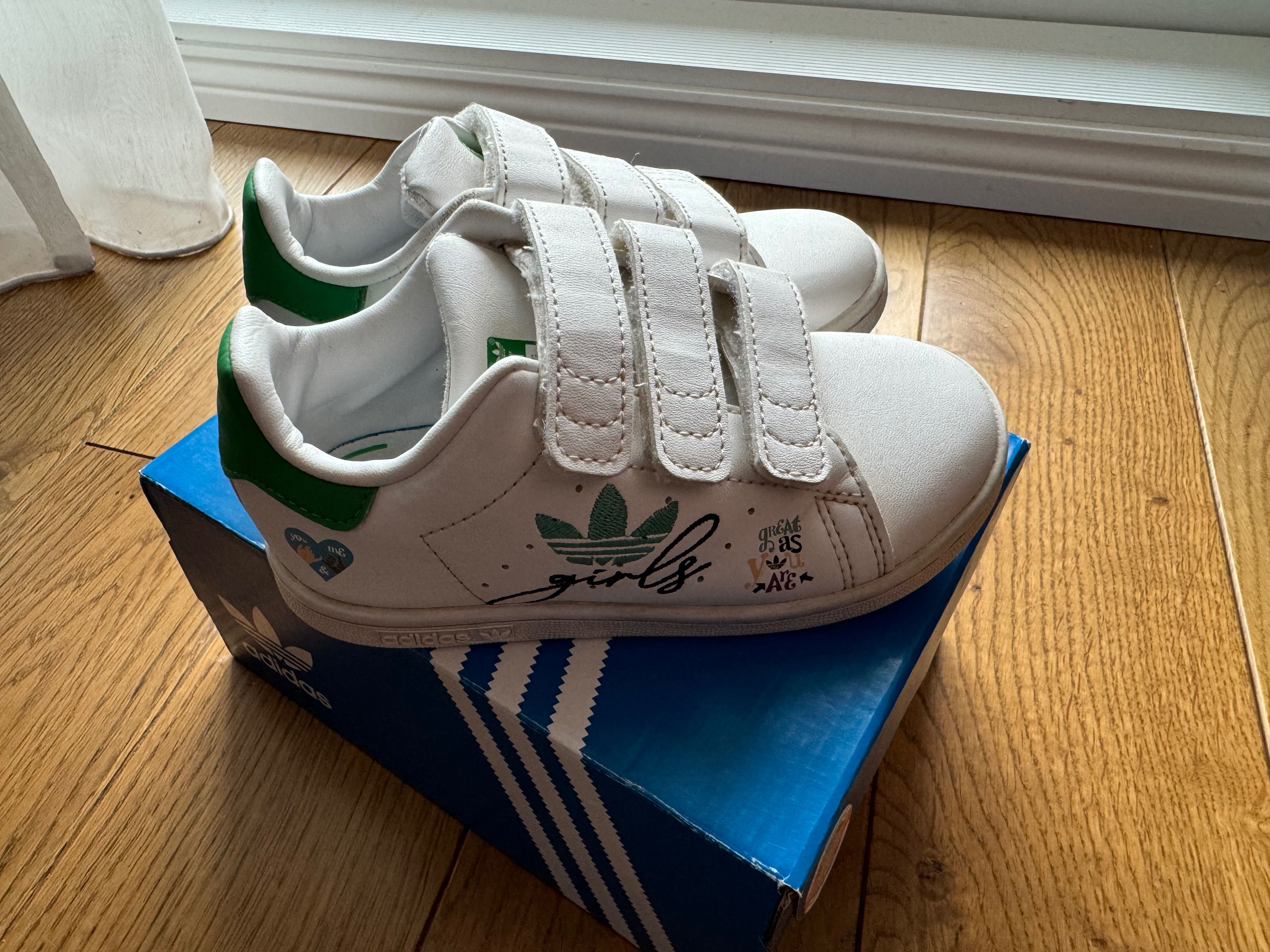 Детски маратонки за момиче Adidas, размер 27