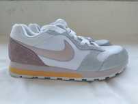 Маратонки Nike  и Adidas