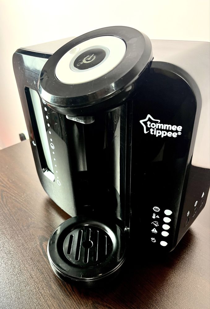 Tommee Tippee машина за приготвяне на бебешка мляко