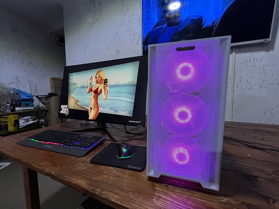 Unitate Pc Gaming i7 32 gb ddr4 ssd hdd video amd 8gb