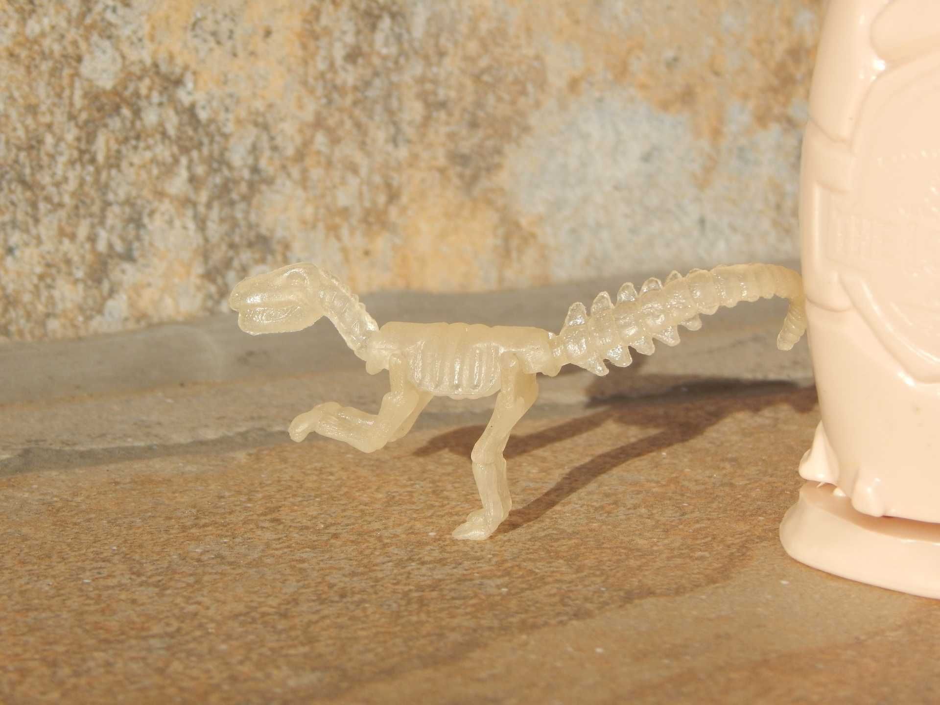 Figurina Velociraptor dinozaur colectia Jurassic Park Lost World 1997