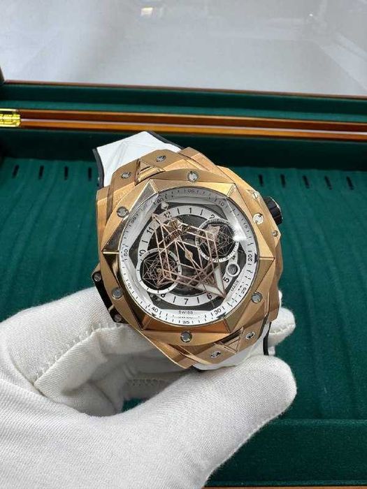 Hublot Big Bang Sang Bleu II King Gold
