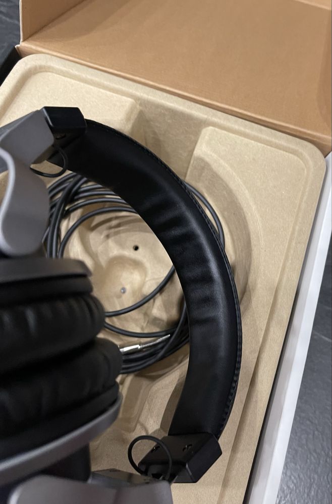 Студийни слушалки YAMAHA  HPH-MT7