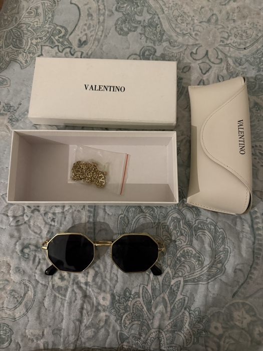 Солнцезащитные очки VALENTINO