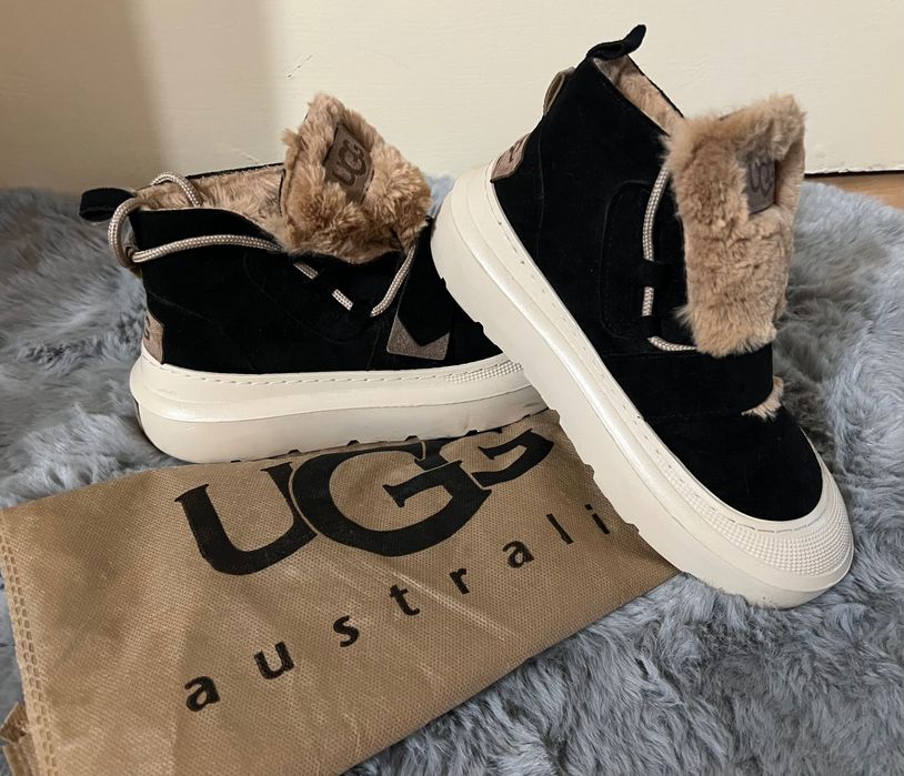 Обувки с пух  UGG