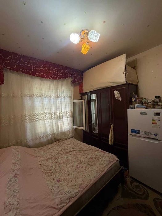 Продаётся квартира Юнусабад19 4 ком 2 этаж удвоений зал средний ремонт
