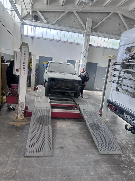 Stand profesional pentru indreptat caroserii Car Bench complet echipat