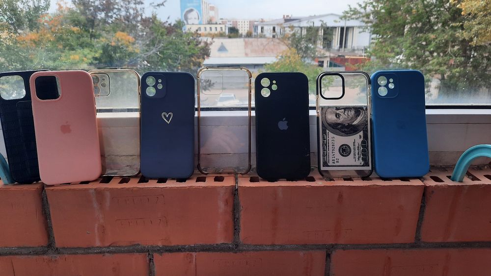 Чехлы на Iphone 12