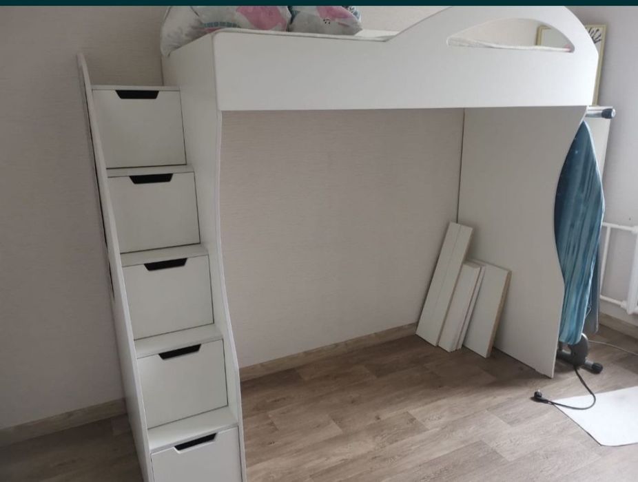 Кровать детская подростковая второй этаж