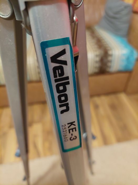 Trepied foto Velbon ,din aluminiu,stare foarte buna