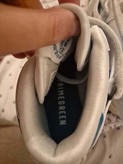 Adidasi unisex Adidas masura 39 si 1/3 tip gheata