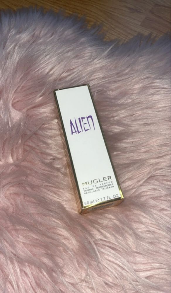 Apa de parfum Alien