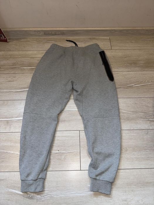 Комплект tech fleece сив S долнище и горнище S