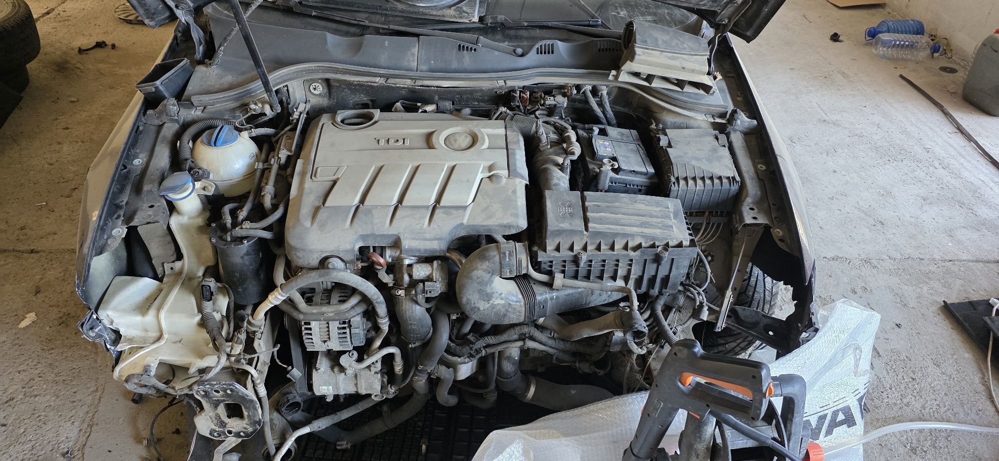 Dezmembrez vw Passat b6 euro 5 cbab