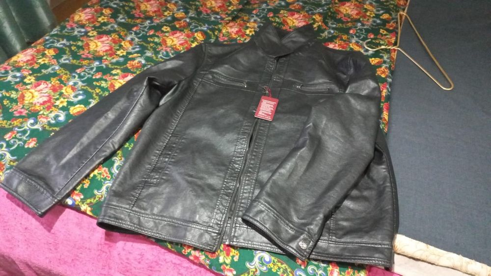 Продам куртку 52-54 размер