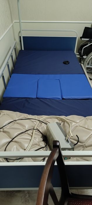 Продам инвалидную кровать