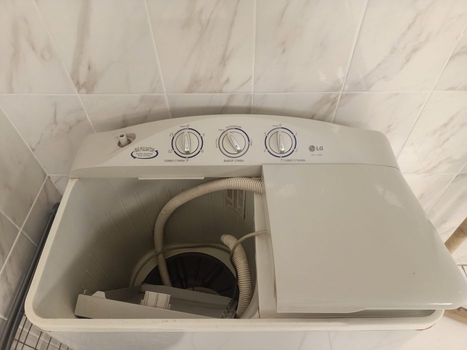 Продаю потому что сегодня уезжаю в Россию