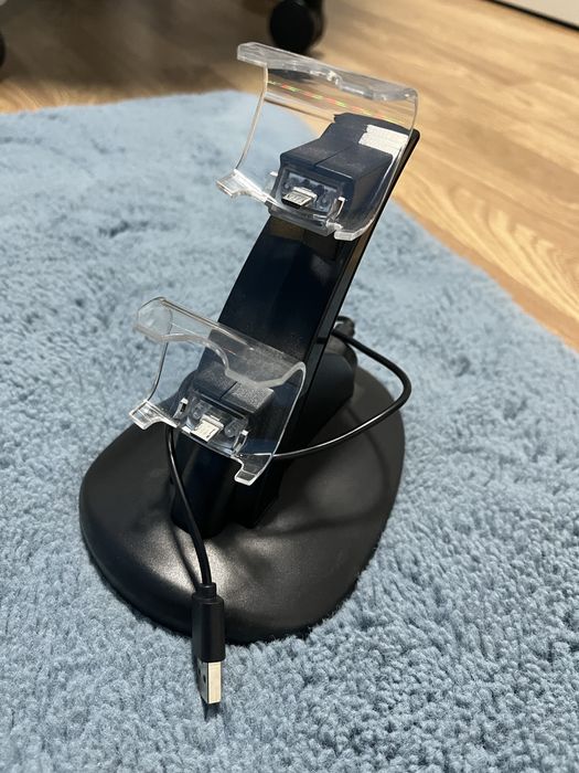 Incarcator smecher de doua consoale ps4