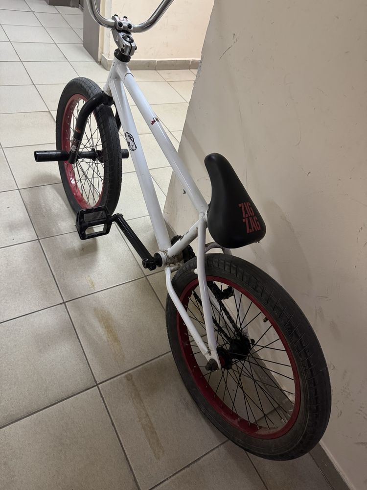 Bmx zig zag трюковой