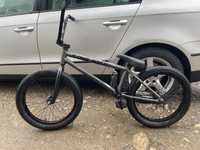 KINK Bicicleta BMX 2022 Curb Gri