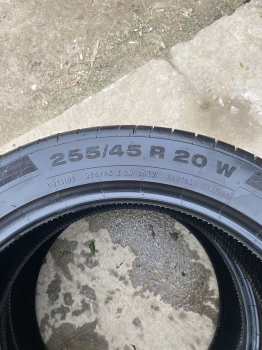 255/45 R20 W Continental 2 buc