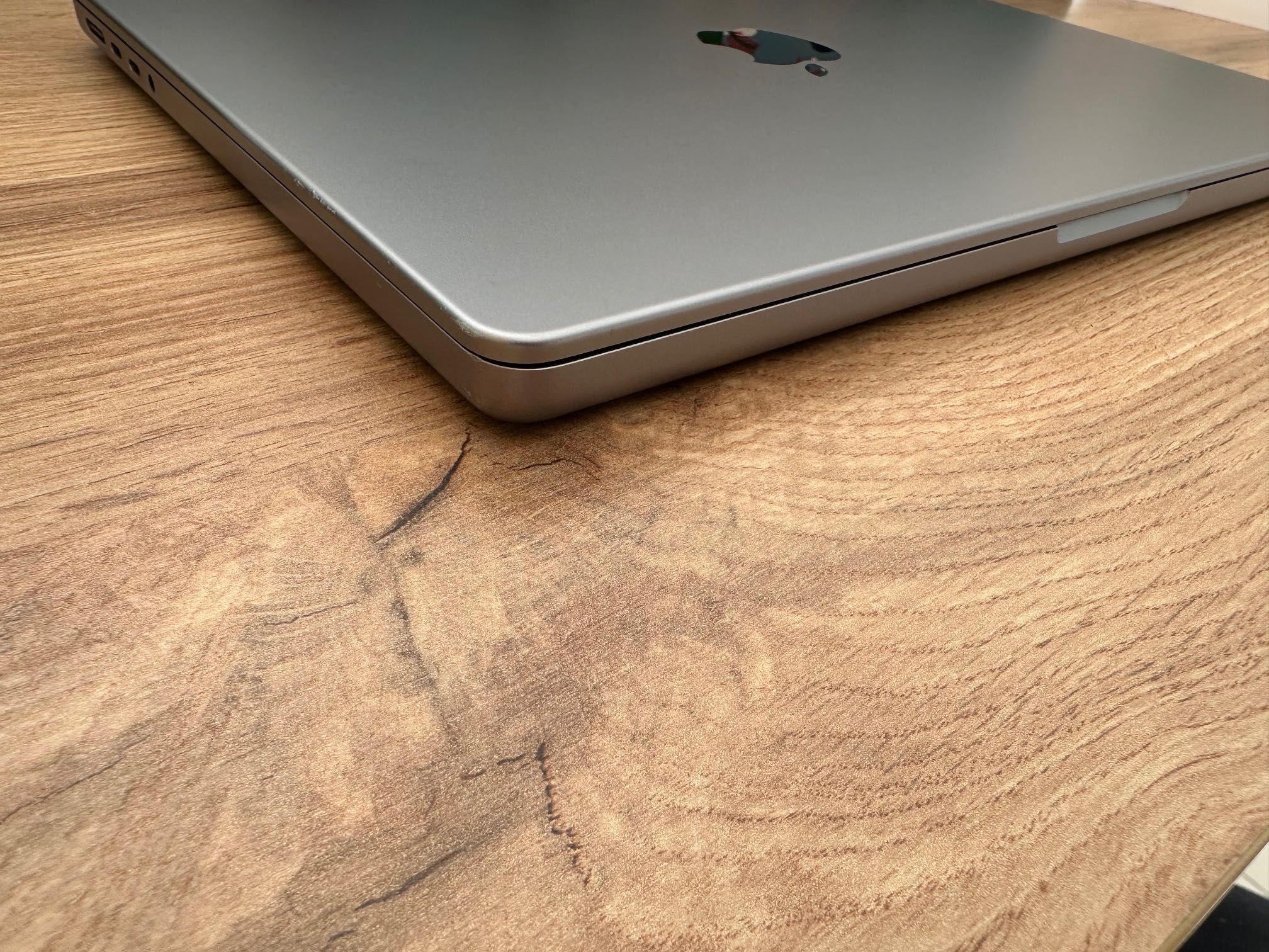 MacBook Pro 14" M1 Pro 10-Core CPU, 16-Core GPU, 16GB RAM, 1TB SSD