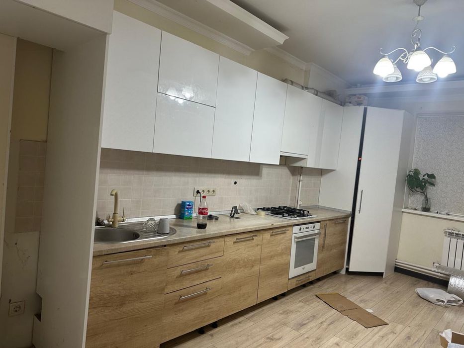 Продам кухонный гарнитур 4м