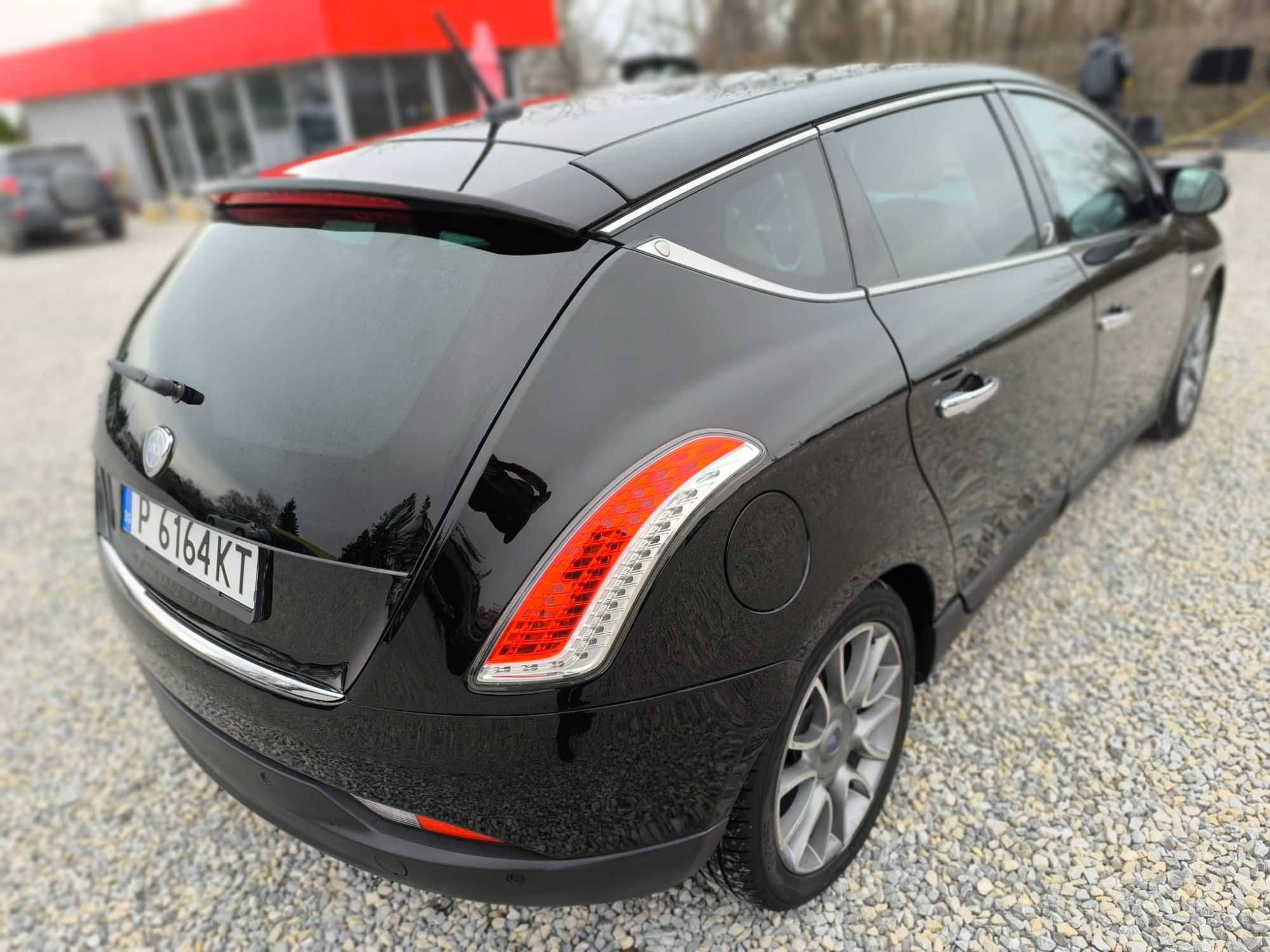 EXECUTIVE+NAV+DVD+KAM+USB+Кожа+Вс.Платено+Обслужен Lancia Delta