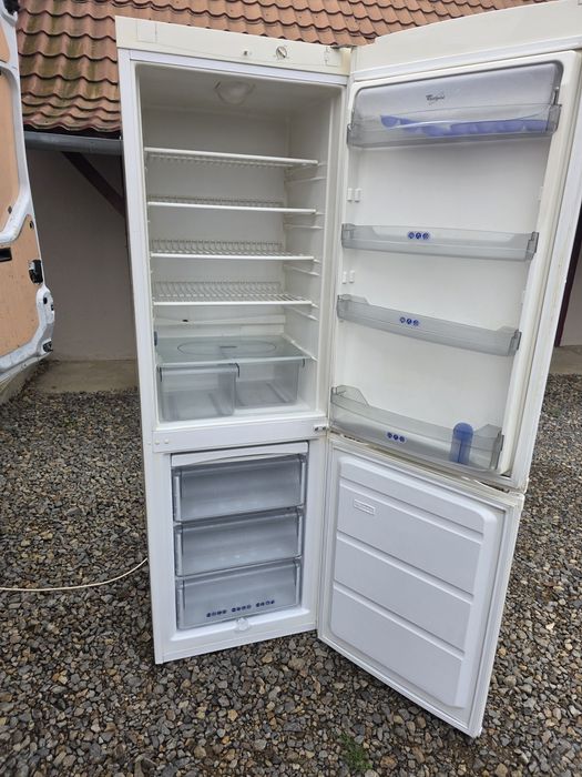 Frigider cu congelator + transport gratuit în localitate