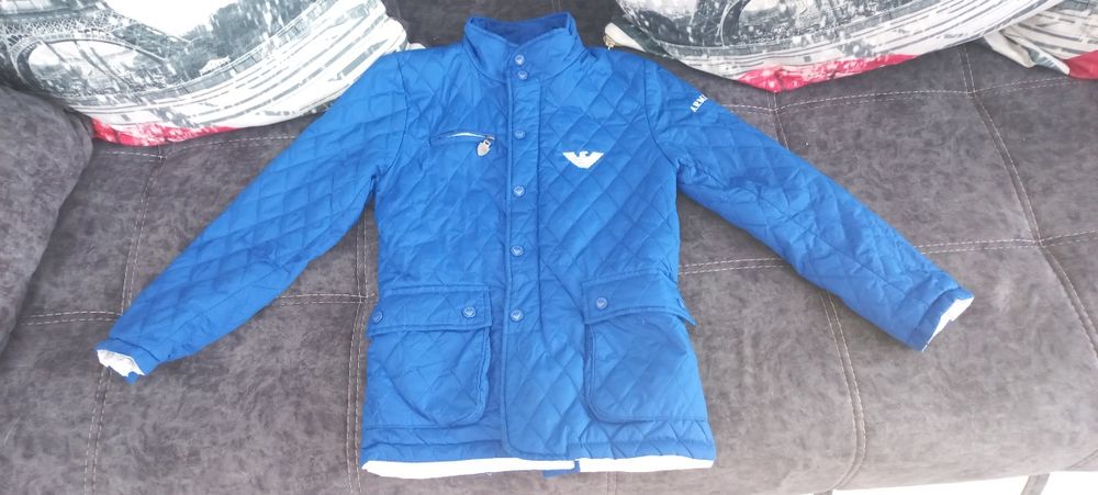 Продам куртку на мальчика