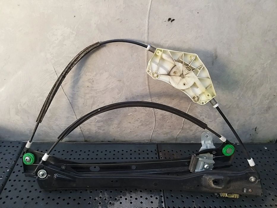 Macara geam electric dreapta fata vw golf 5 1k 118133d 994856107