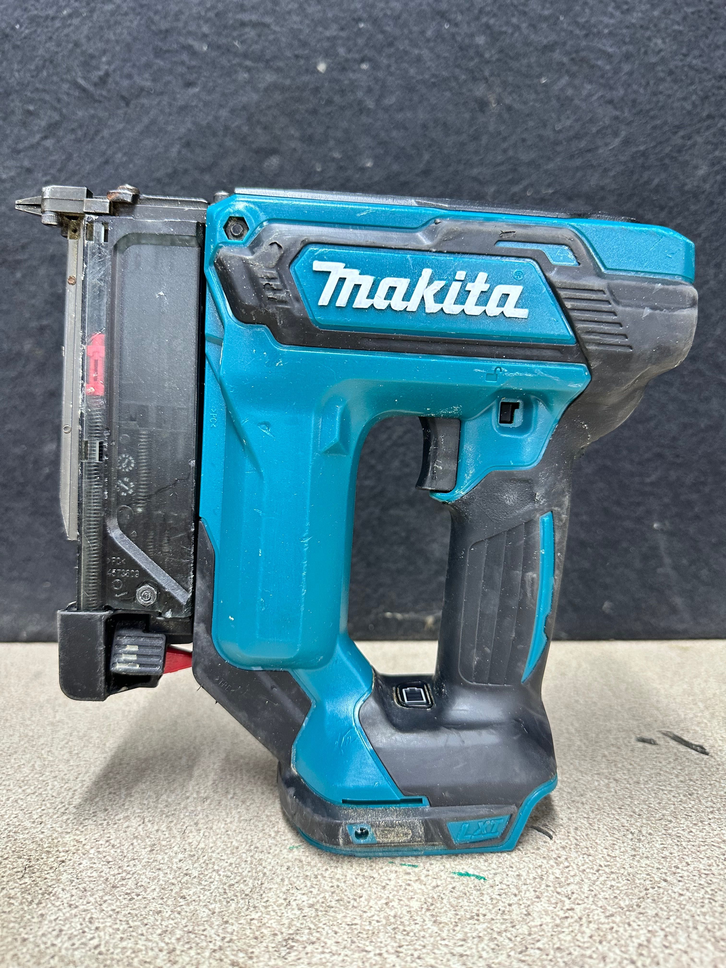 Акумулаторен такер за игли Makita DPT353  LXT 18V 15-35мм