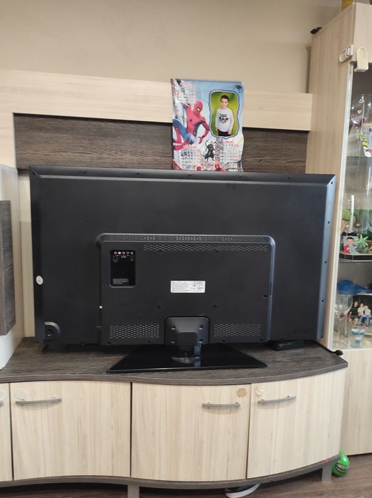 LED Телевизор TCL 48 инча