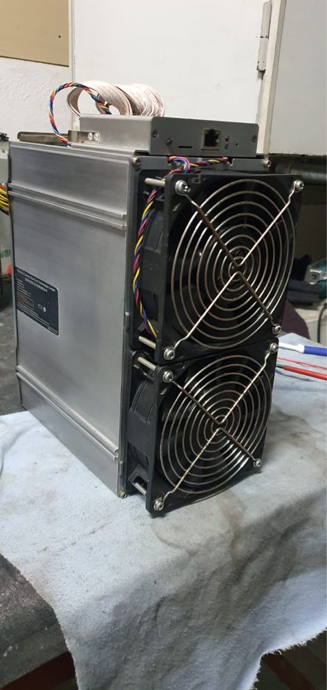 Vand Miner z11 4000 lei