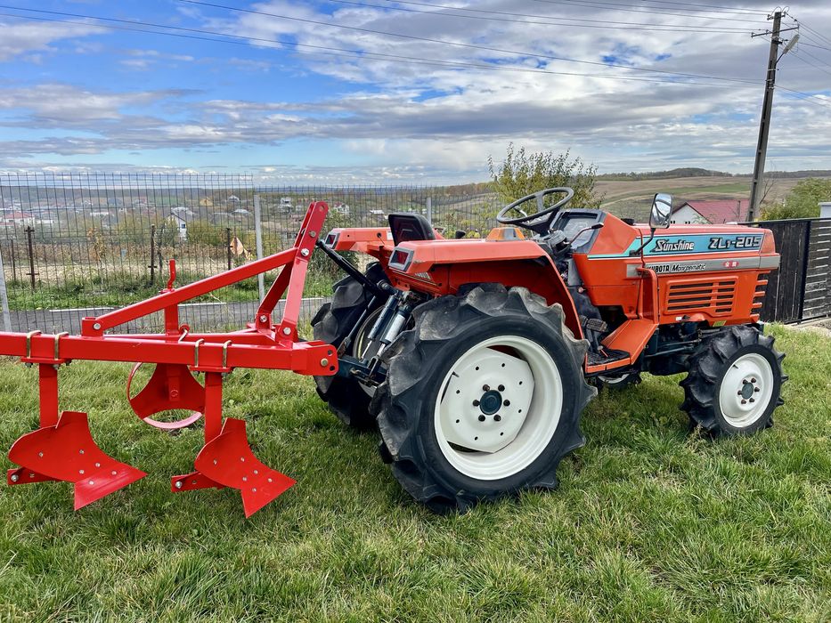 Tractor 4x4 Kubota L1-205